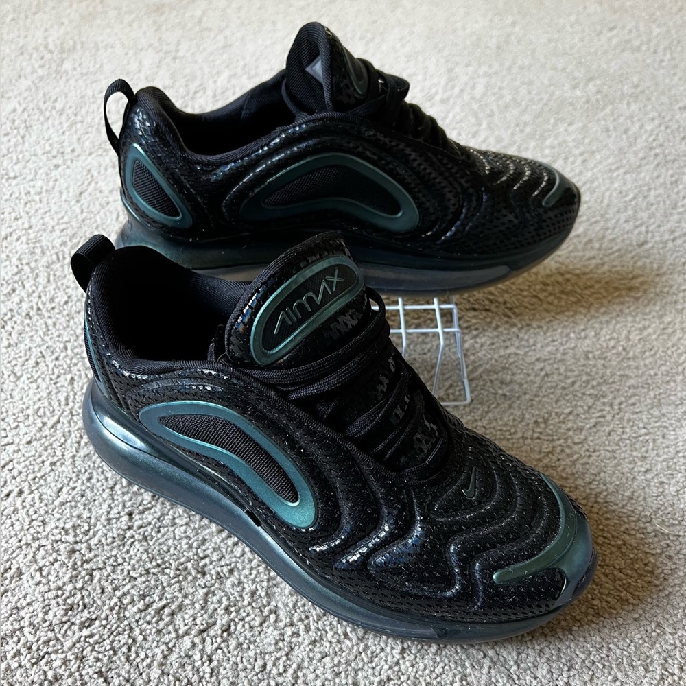 Nike Air Max 720 Black and Teal Sneakers
